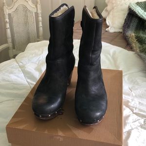 Ugg wLynnea booties